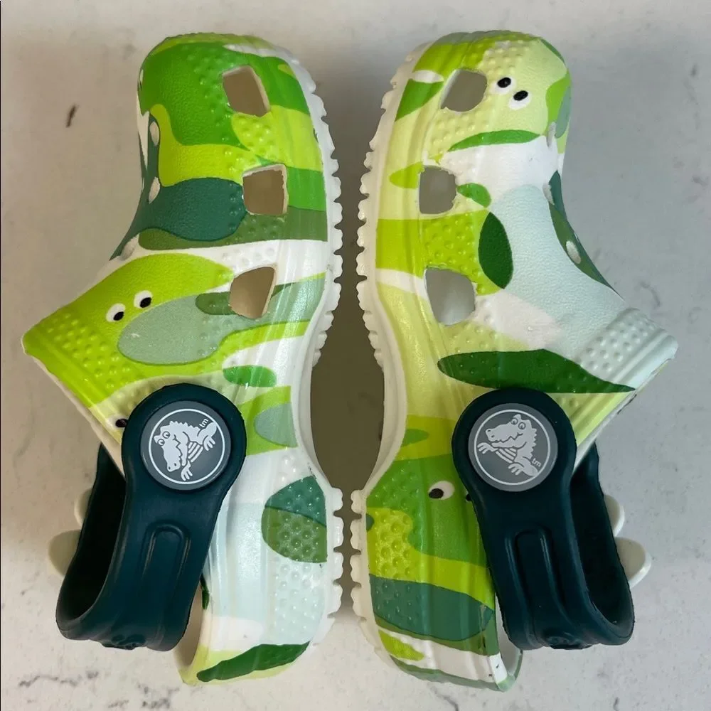 KIDS' CROCS TODDLER CLASSIC GLOW SLIME MONSTER CLOG Size 4 C